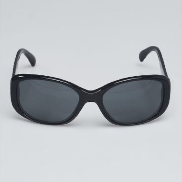 CHANEL Black Frame Quilted CC Logo Sunglasses - Picture 5 of 12